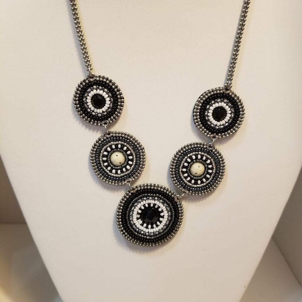 Silver tone , black and white  graduated  circles 20 inches with 2" ext.